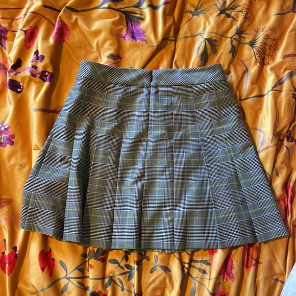 Sunday Best Olive Mini 15” Skirt - Picture 4 of 4